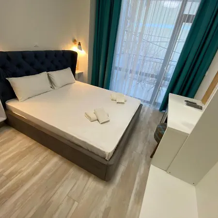 Sunny Apartment *