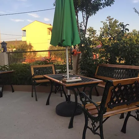 Sunny Apartment Potos
